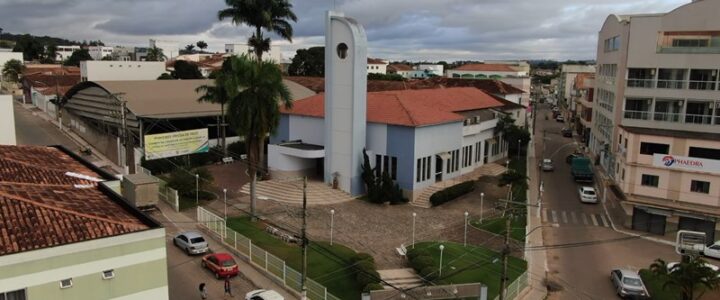 TCE-ES vê erro grave e multa responsáveis por licitação realizada no município de Pinheiros