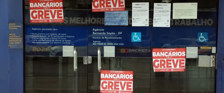 Bancários rejeitam proposta da Caixa e mantêm greve nacional