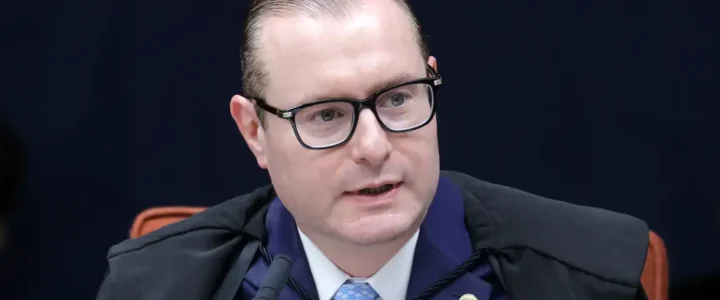 Zanin nega liminar para obrigar Senado a instalar CPI sobre Master Zanin nega liminar para obrigar Senado a instalar CPI sobre Master