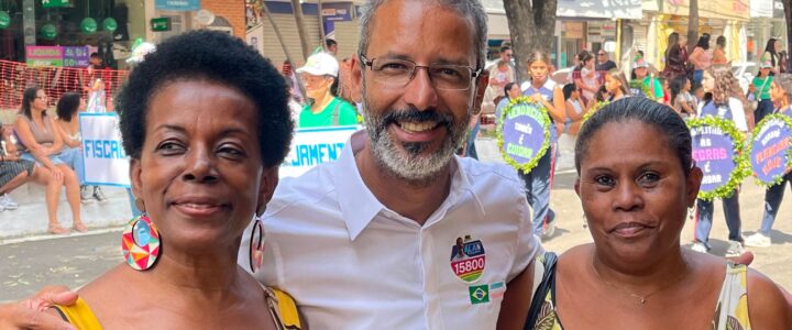 Alan Siqueira caminha no bairro São Silvano em Colatina