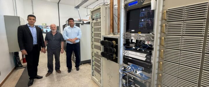 Parceria com Câmara Federal viabiliza doação de equipamento de R$ 1,1 mi para TV Ales Parceria com Câmara Federal viabiliza doação de equipamento de R$ 1,1 mi para TV Ales